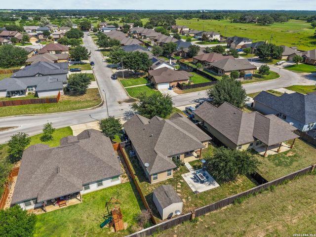 1812 Wandering Trail, Pleasanton, TX 78064