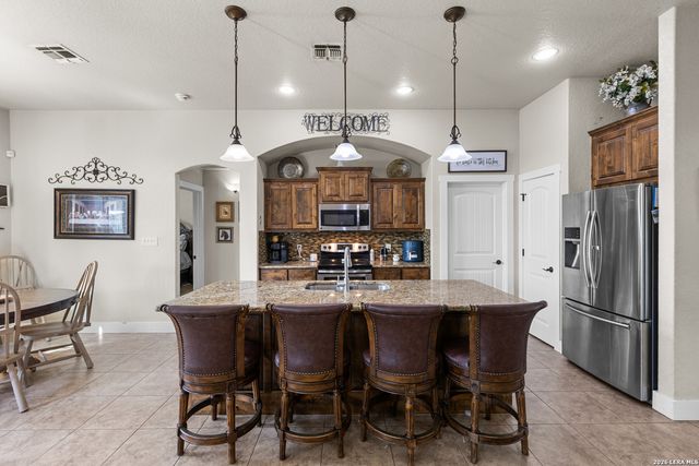 1812 Wandering Trail, Pleasanton, TX 78064