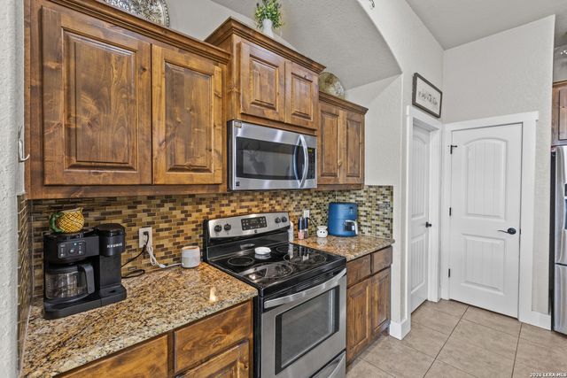 1812 Wandering Trail, Pleasanton, TX 78064