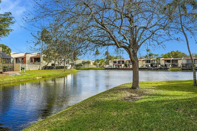 7601 SW 105th Ave, Miami, FL 33173