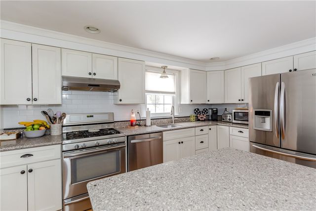 93 Tanglewood Drive, West Warwick, RI 02893