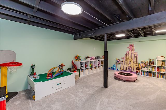 93 Tanglewood Drive, West Warwick, RI 02893