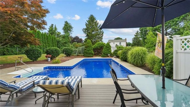 93 Tanglewood Drive, West Warwick, RI 02893