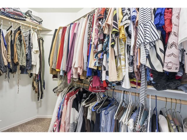 979 Se ROUNDELAY St, Hillsboro, OR 97123