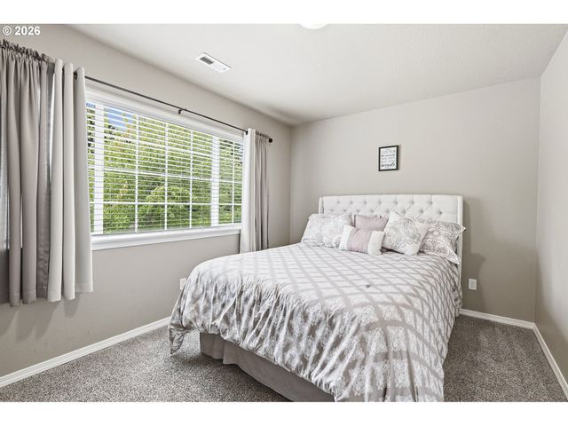 979 Se ROUNDELAY St, Hillsboro, OR 97123