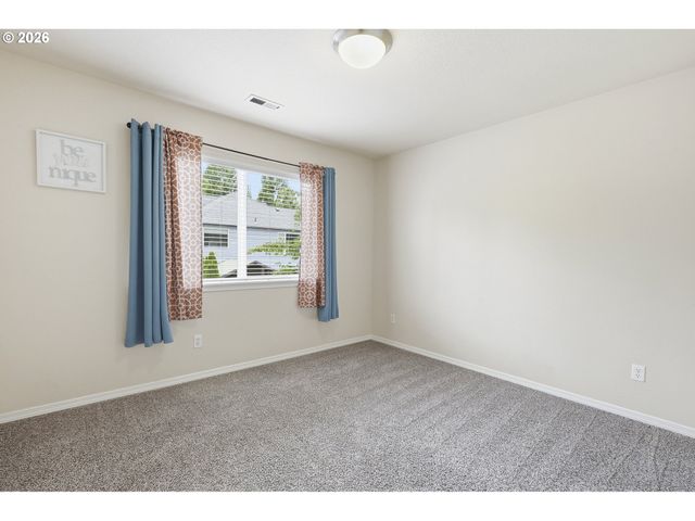 979 Se ROUNDELAY St, Hillsboro, OR 97123