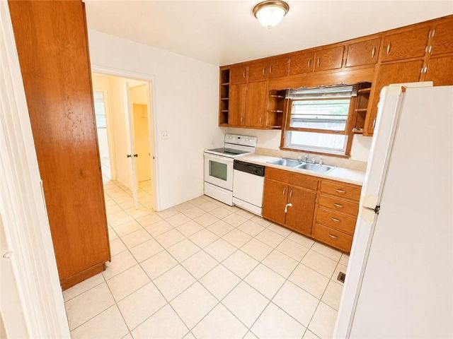895 Laurel Street, Forest Park, GA 30297