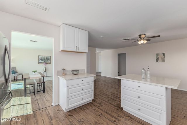 1525 S CHESTNUT Circle, Mesa, AZ 85204