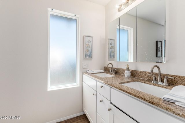 1525 S CHESTNUT Circle, Mesa, AZ 85204