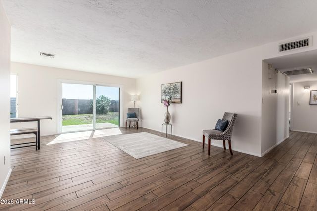 1525 S CHESTNUT Circle, Mesa, AZ 85204