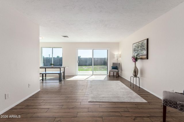 1525 S CHESTNUT Circle, Mesa, AZ 85204