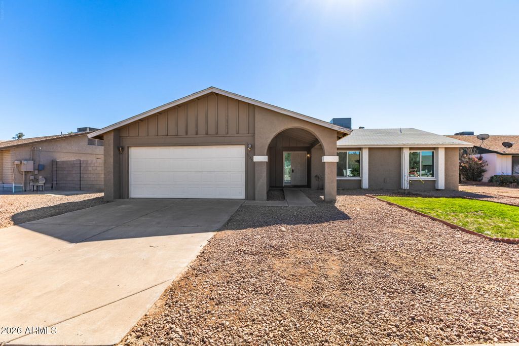 1525 S CHESTNUT Circle, Mesa, AZ 85204