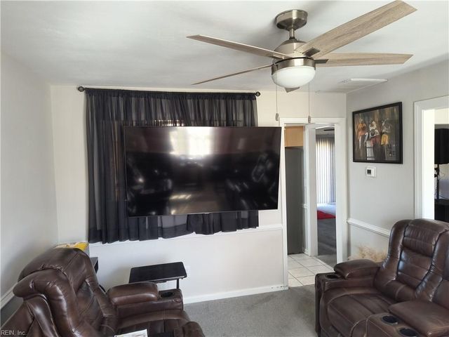 5816 Hedgerow LN, Portsmouth, VA 23703