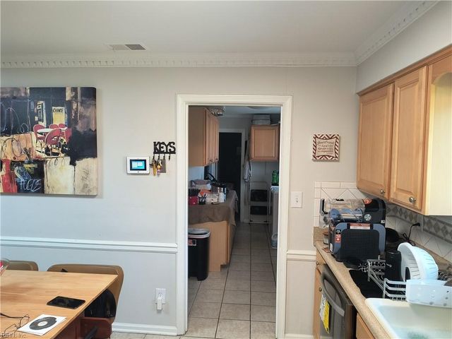 5816 Hedgerow LN, Portsmouth, VA 23703