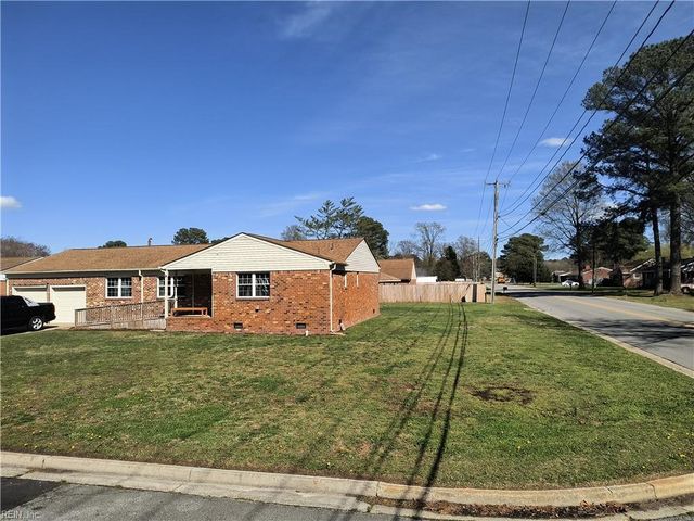 5816 Hedgerow LN, Portsmouth, VA 23703