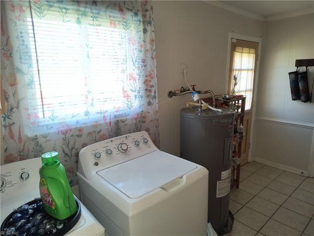 5816 Hedgerow LN, Portsmouth, VA 23703