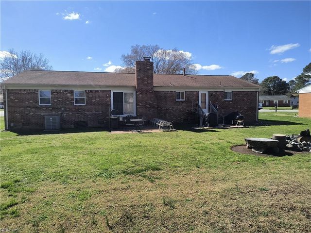 5816 Hedgerow LN, Portsmouth, VA 23703