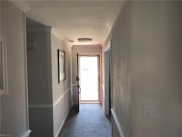 5816 Hedgerow LN, Portsmouth, VA 23703