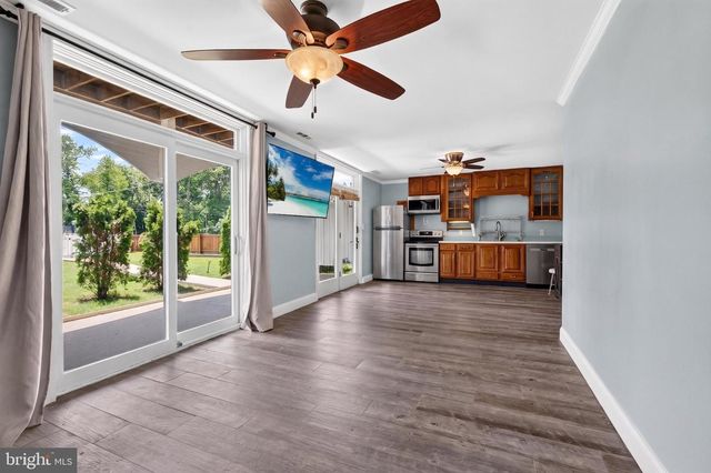 2858 LODGE FARM RD, Baltimore, MD 21219