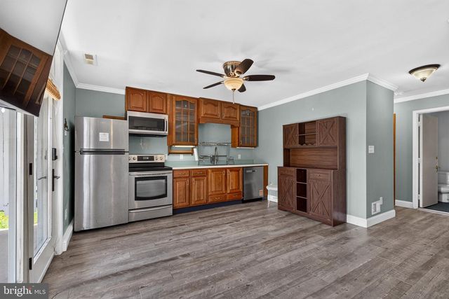 2858 LODGE FARM RD, Baltimore, MD 21219