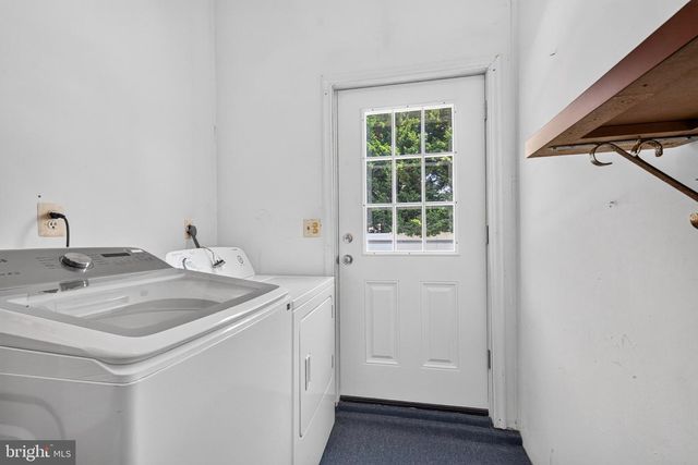 2858 LODGE FARM RD, Baltimore, MD 21219