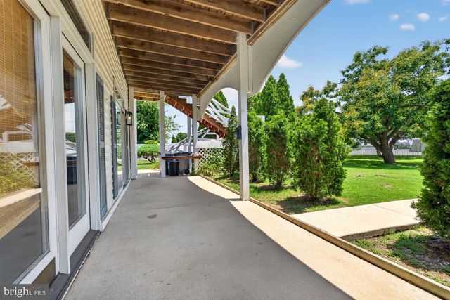 2858 LODGE FARM RD, Baltimore, MD 21219