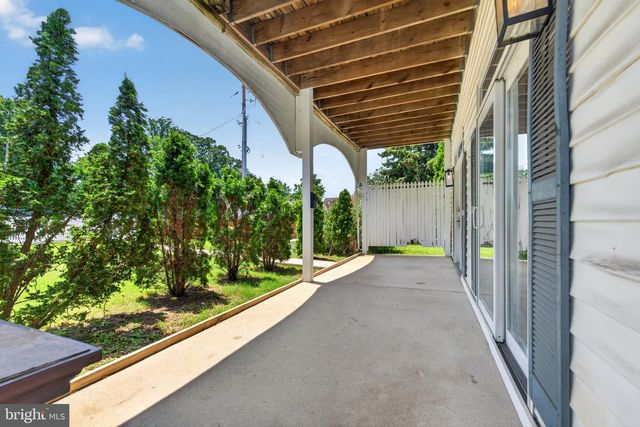 2858 LODGE FARM RD, Baltimore, MD 21219