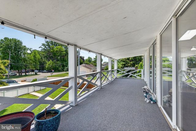 2858 LODGE FARM RD, Baltimore, MD 21219