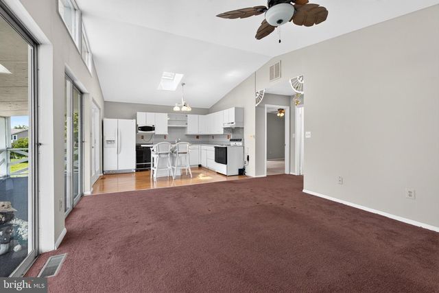 2858 LODGE FARM RD, Baltimore, MD 21219