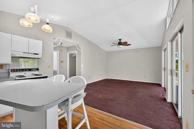 2858 LODGE FARM RD, Baltimore, MD 21219