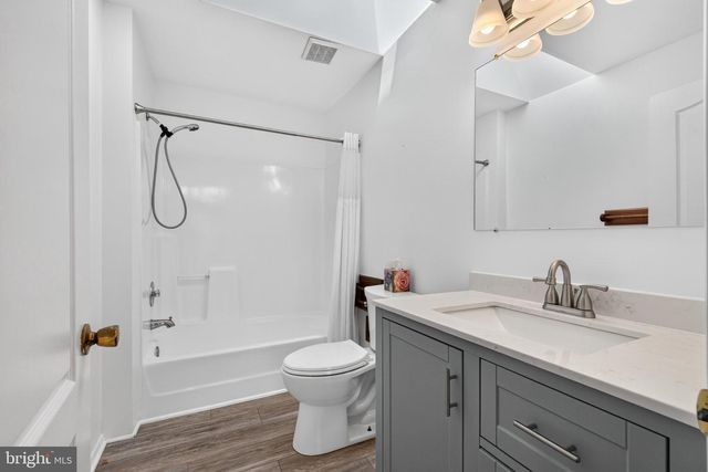 2858 LODGE FARM RD, Baltimore, MD 21219