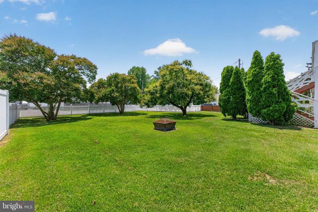 2858 LODGE FARM RD, Baltimore, MD 21219