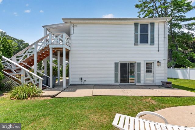 2858 LODGE FARM RD, Baltimore, MD 21219