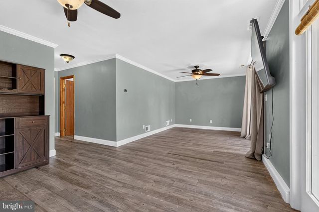 2858 LODGE FARM RD, Baltimore, MD 21219