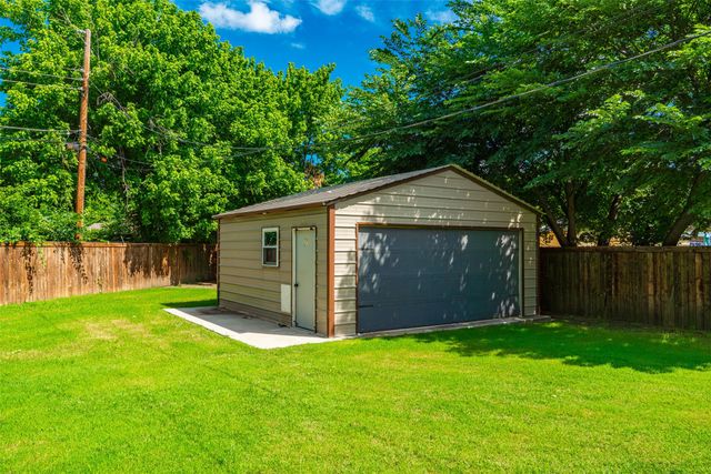 301 Bernice Court, Burleson, TX 76028