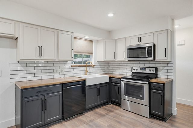 301 Bernice Court, Burleson, TX 76028