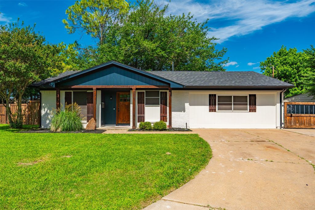 301 Bernice Court, Burleson, TX 76028