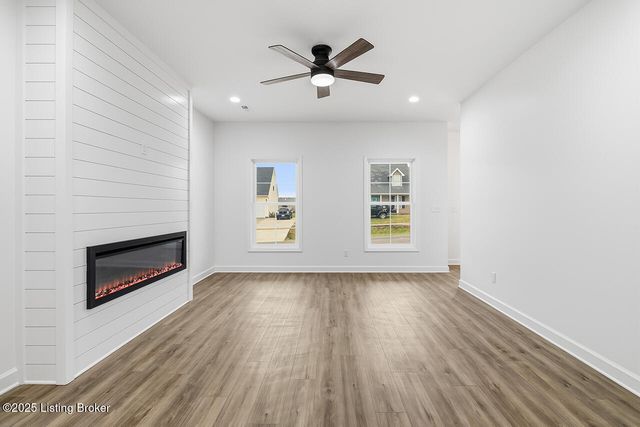 108 Danbrook Ct, Radcliff, KY 40160