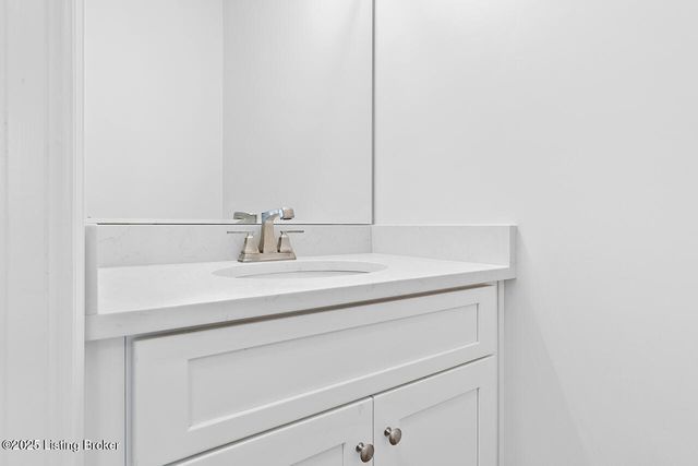 108 Danbrook Ct, Radcliff, KY 40160