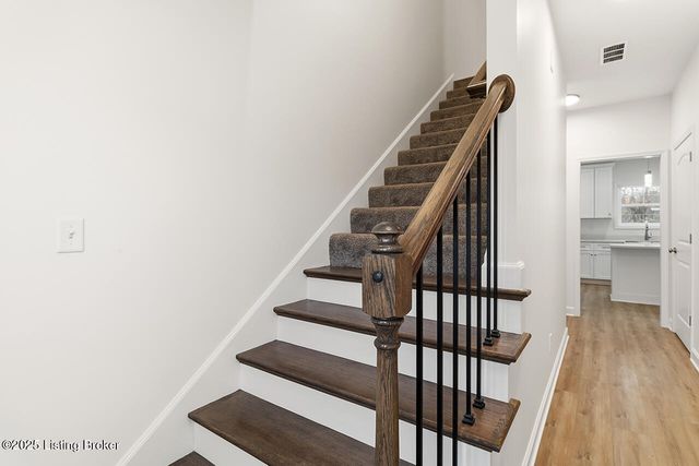 108 Danbrook Ct, Radcliff, KY 40160