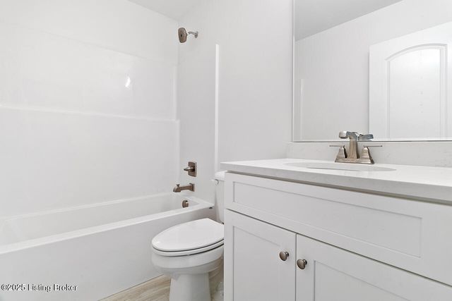 108 Danbrook Ct, Radcliff, KY 40160