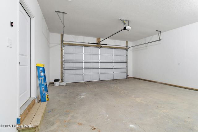 108 Danbrook Ct, Radcliff, KY 40160