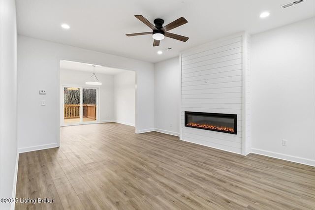 108 Danbrook Ct, Radcliff, KY 40160