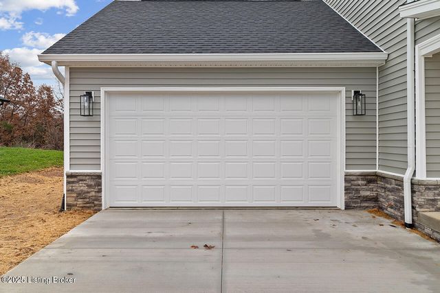 108 Danbrook Ct, Radcliff, KY 40160