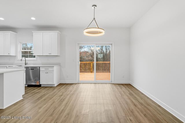 108 Danbrook Ct, Radcliff, KY 40160