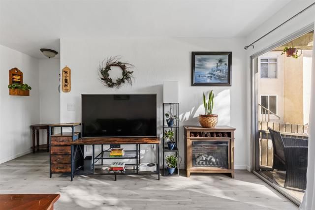 432 Edgehill Lane 83, Oceanside, CA 92054