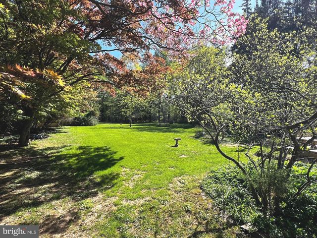 162 VALLEY DR, Southampton, PA 18966