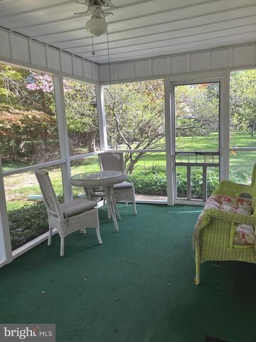 162 VALLEY DR, Southampton, PA 18966