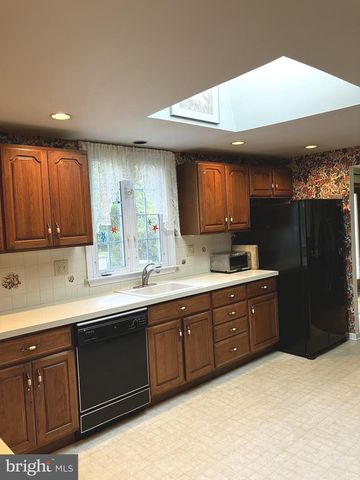 162 VALLEY DR, Southampton, PA 18966