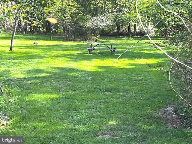 162 VALLEY DR, Southampton, PA 18966